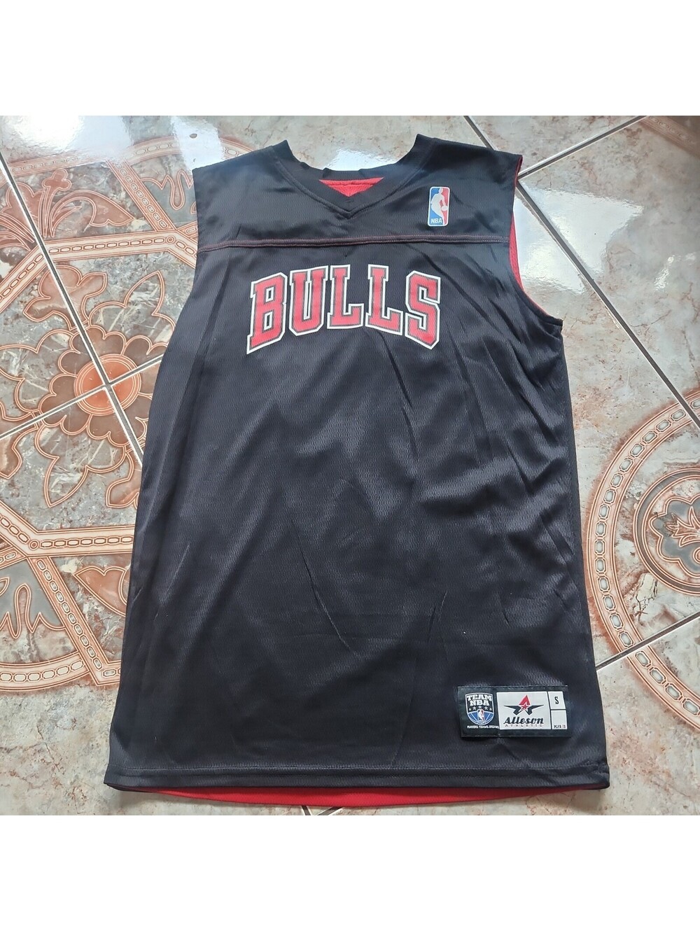 Bulls Reversable Jersey Alleson Small #14